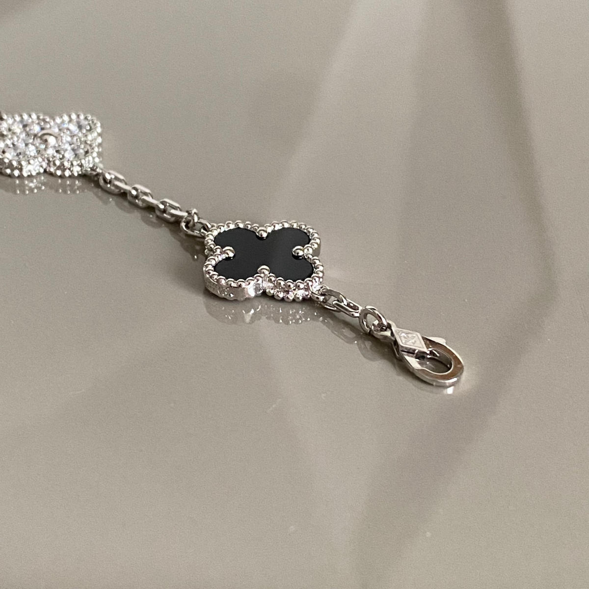 Pulsera Vintage Alhambra 5 Motivos Copo de Nieve Negro - Plata