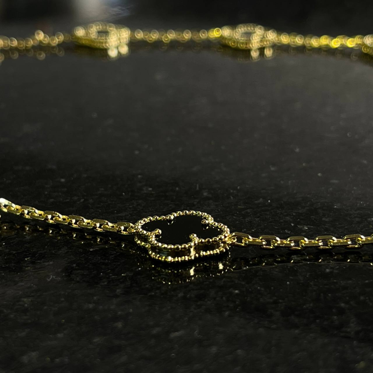 Pulsera Vintage Alhambra 5 Motivos Negro - Oro 18K