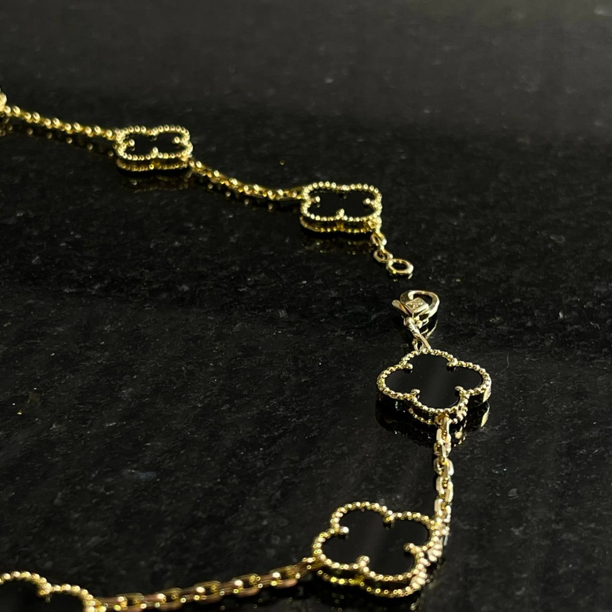Pulsera Vintage Alhambra 5 Motivos Negro - Oro 18K