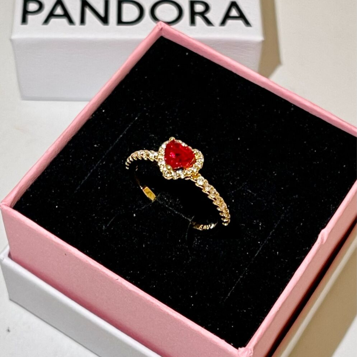 Anillo Corazón Halo Rojo - Oro 18K