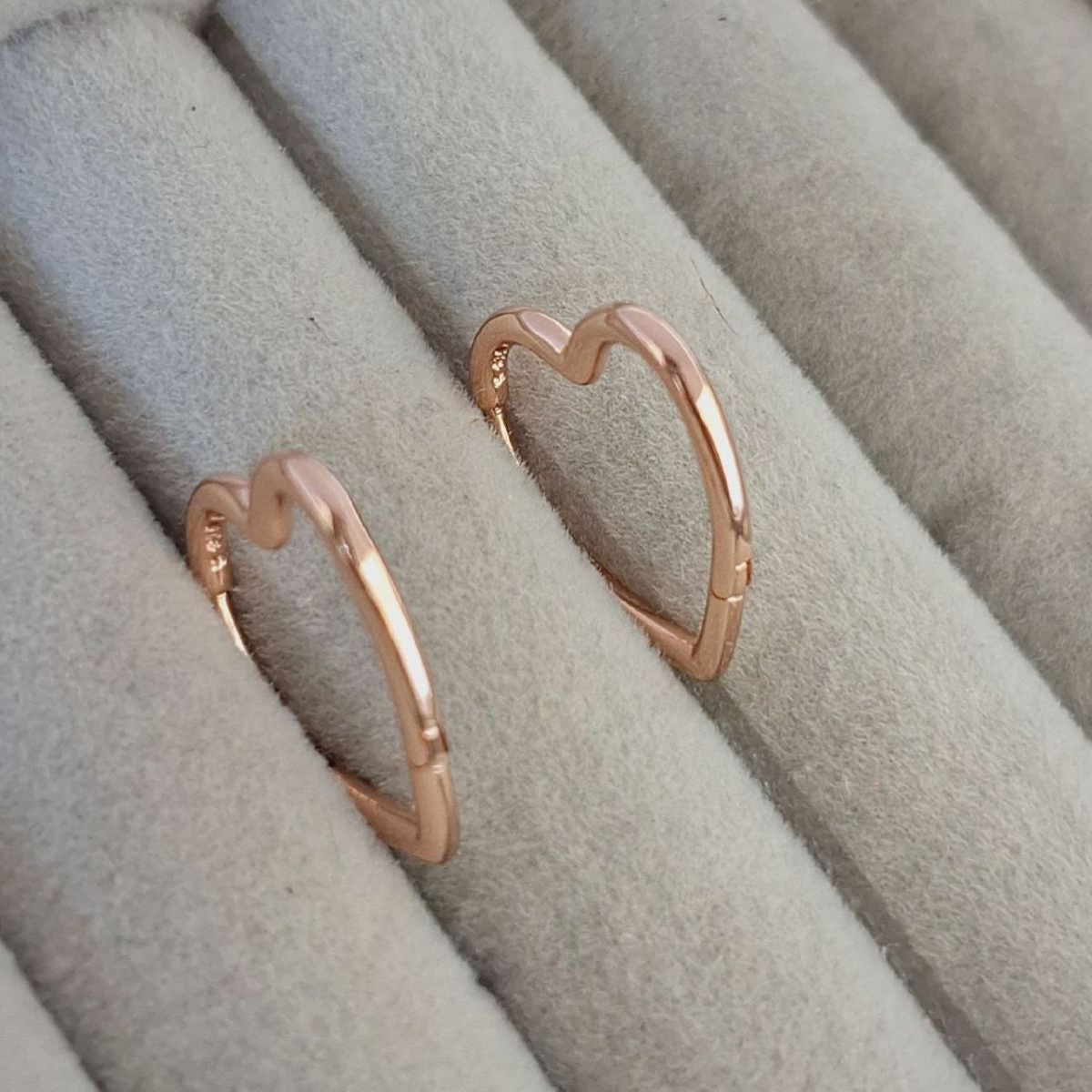 Aretes de aro Corazón asimétrico Recubrimiento en Oro Rosa